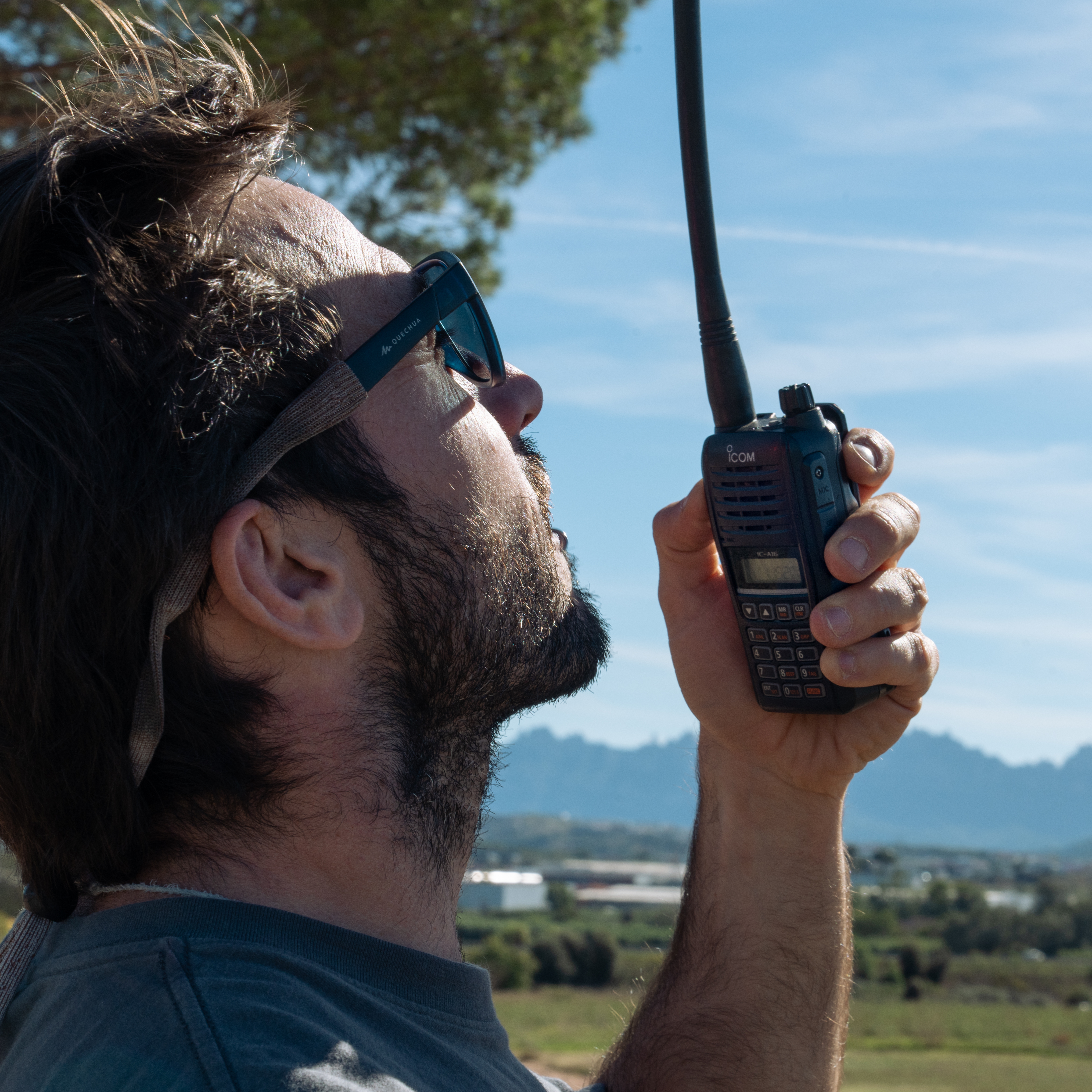 ACCESORIOS BÁSICOS DE TODO PARACAIDISTA: ¿CUÁLES SON, CÓMO SE REVISAN Y EN QUÉ MOMENTO DEBEMOS PONERNOSLOS? 5 Radio