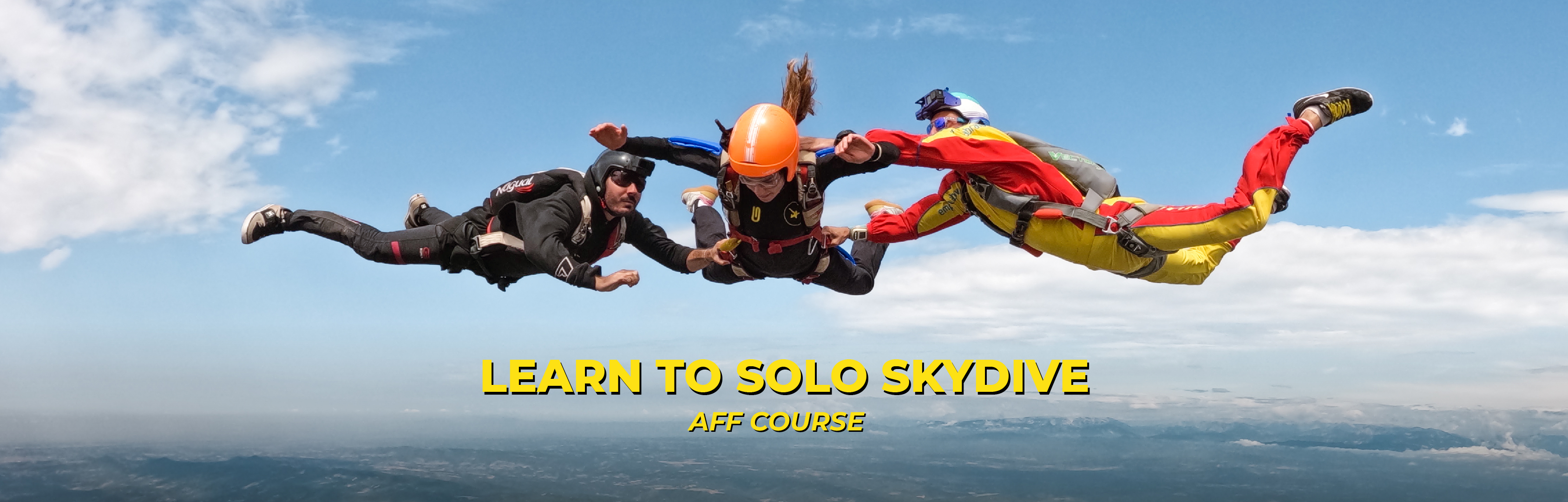 Skydiving Center in Barcelona | Saltamos Village 2 a